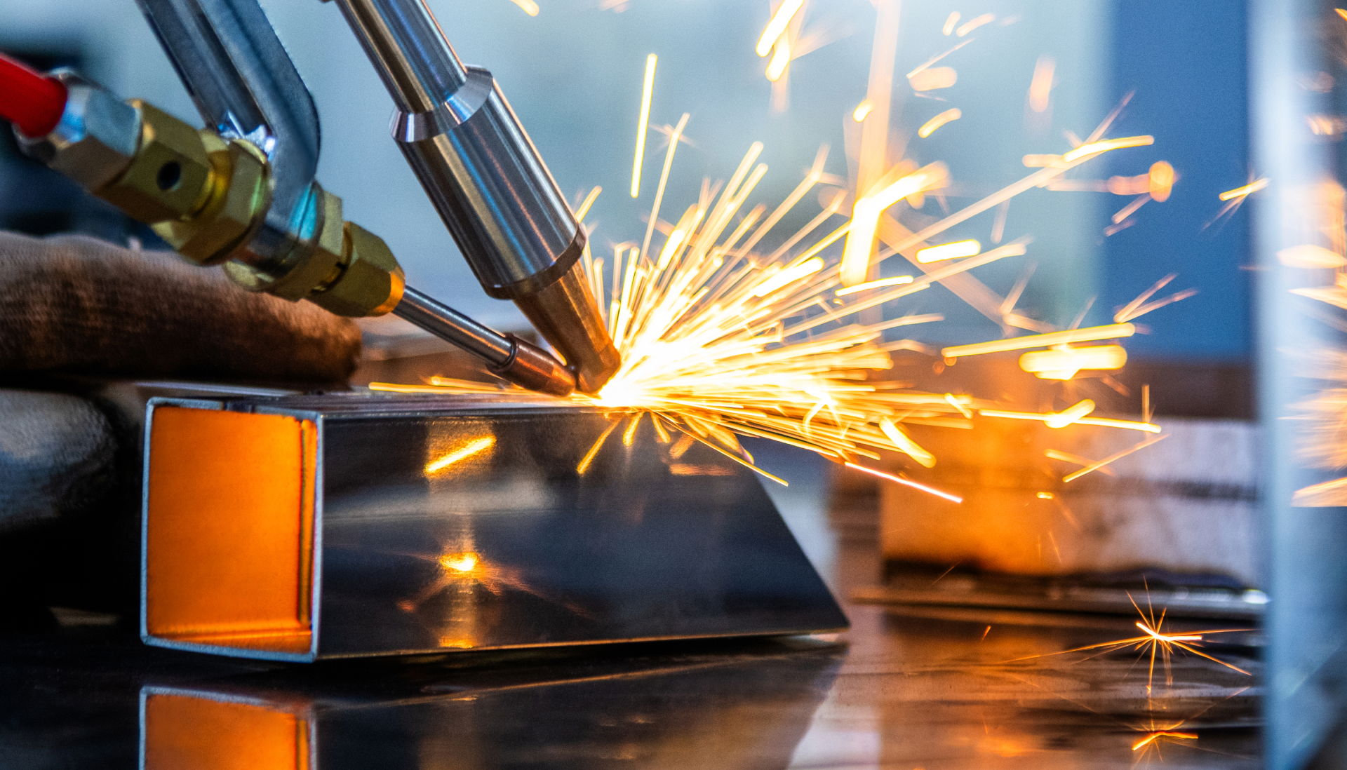 Bright sparks during metal welding